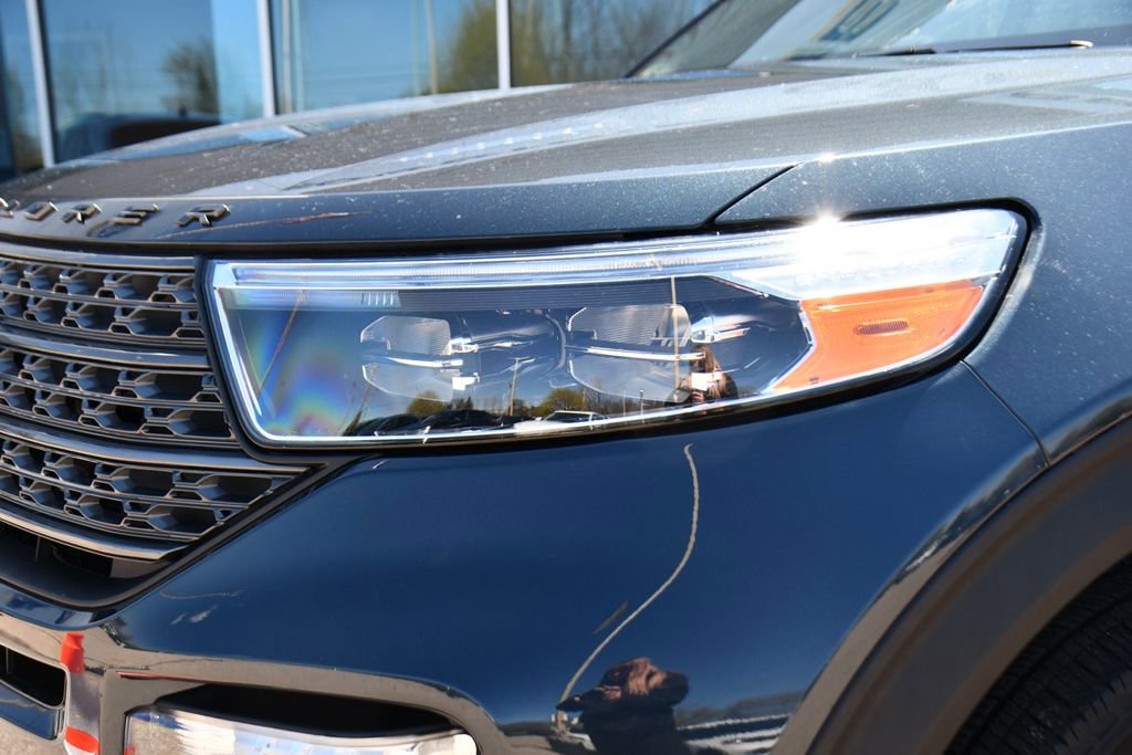 Used 2024 Ford Explorer XLT w/ Equipment Group 202A AWD/4WD image 43