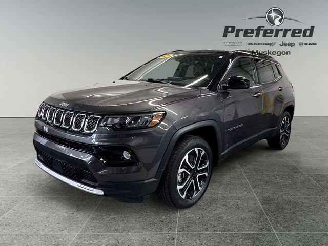 Used 2023 Jeep Compass Limited AWD/4WD image 10