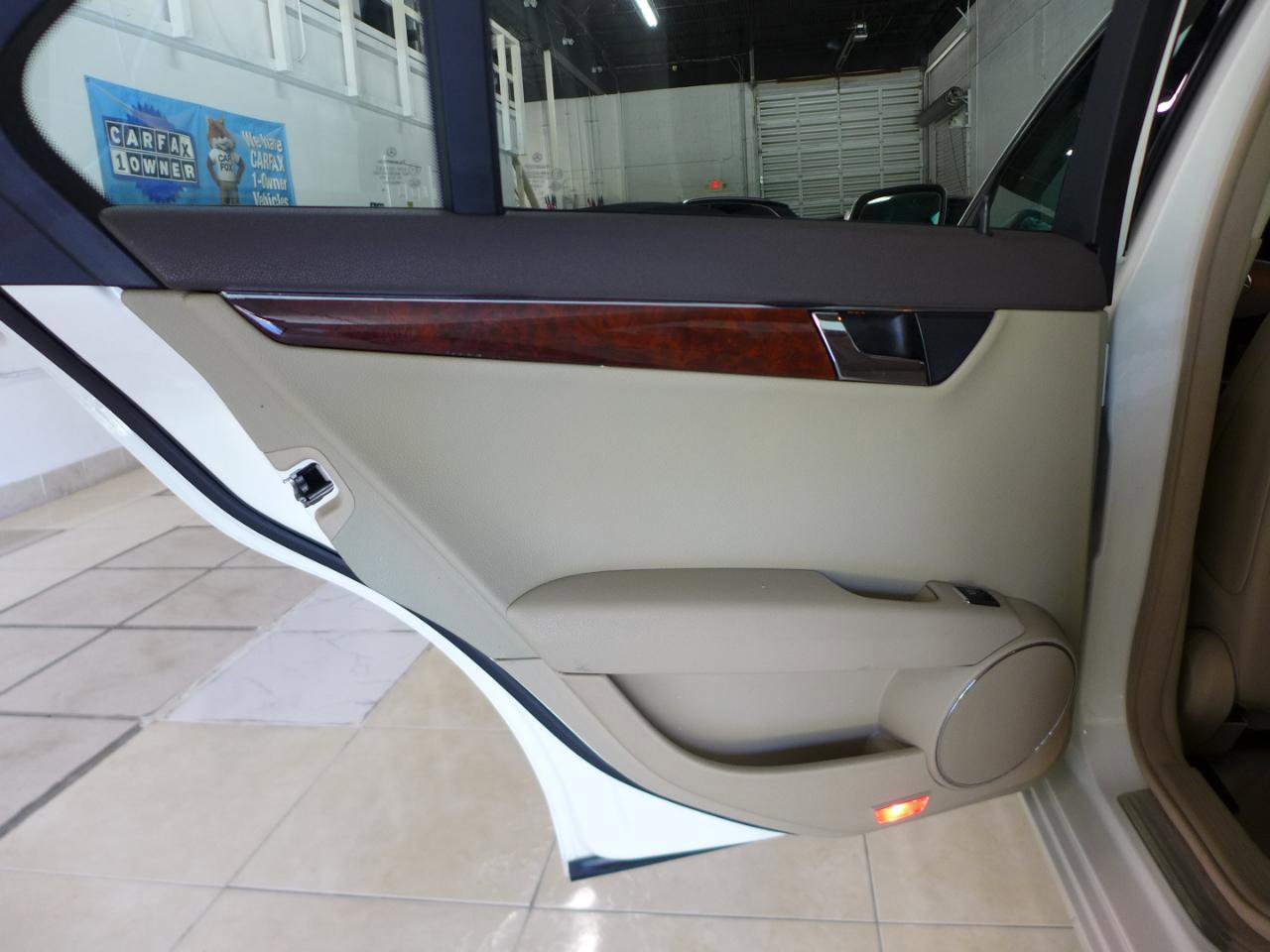 Used 2009 Mercedes-Benz C 300 4MATIC Sedan image 60