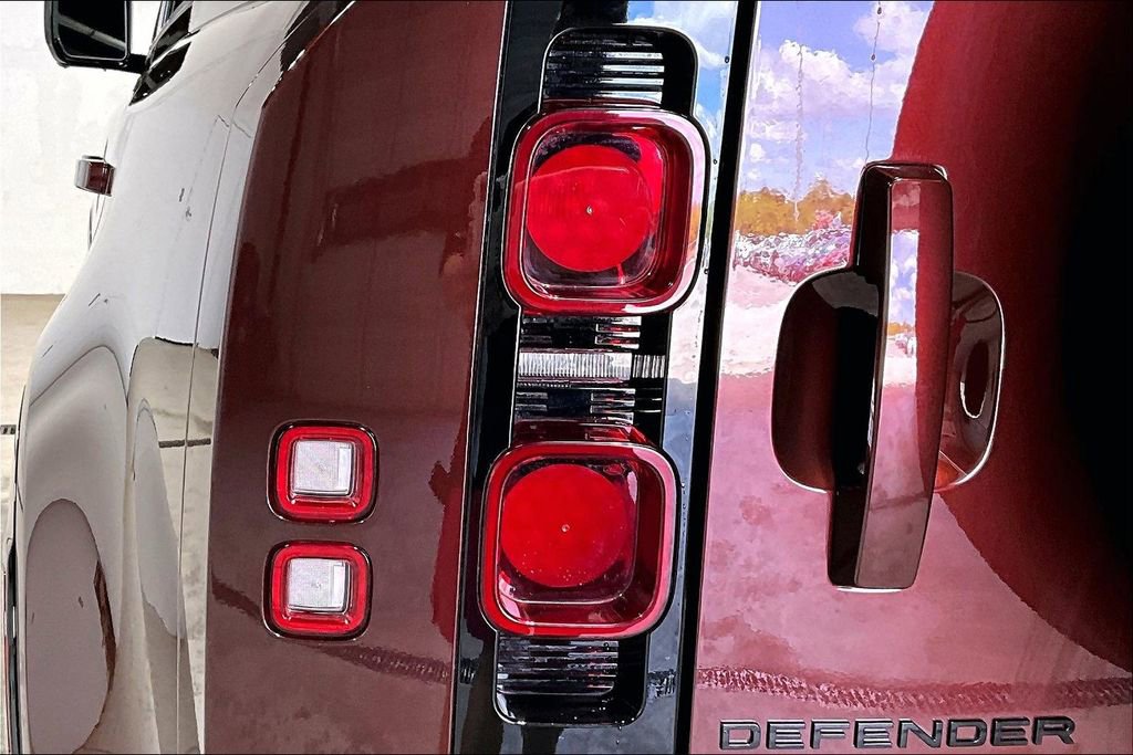 Used 2025 Land Rover Defender 110 Sedona Red Edition image 39