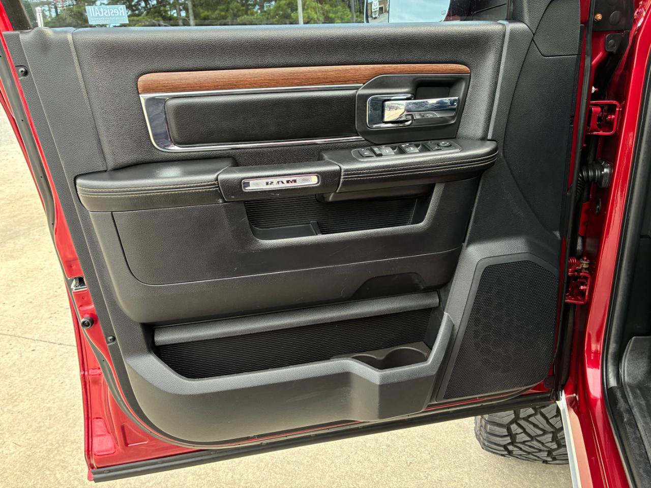 Used 2013 RAM 2500 Laramie AWD/4WD image 8
