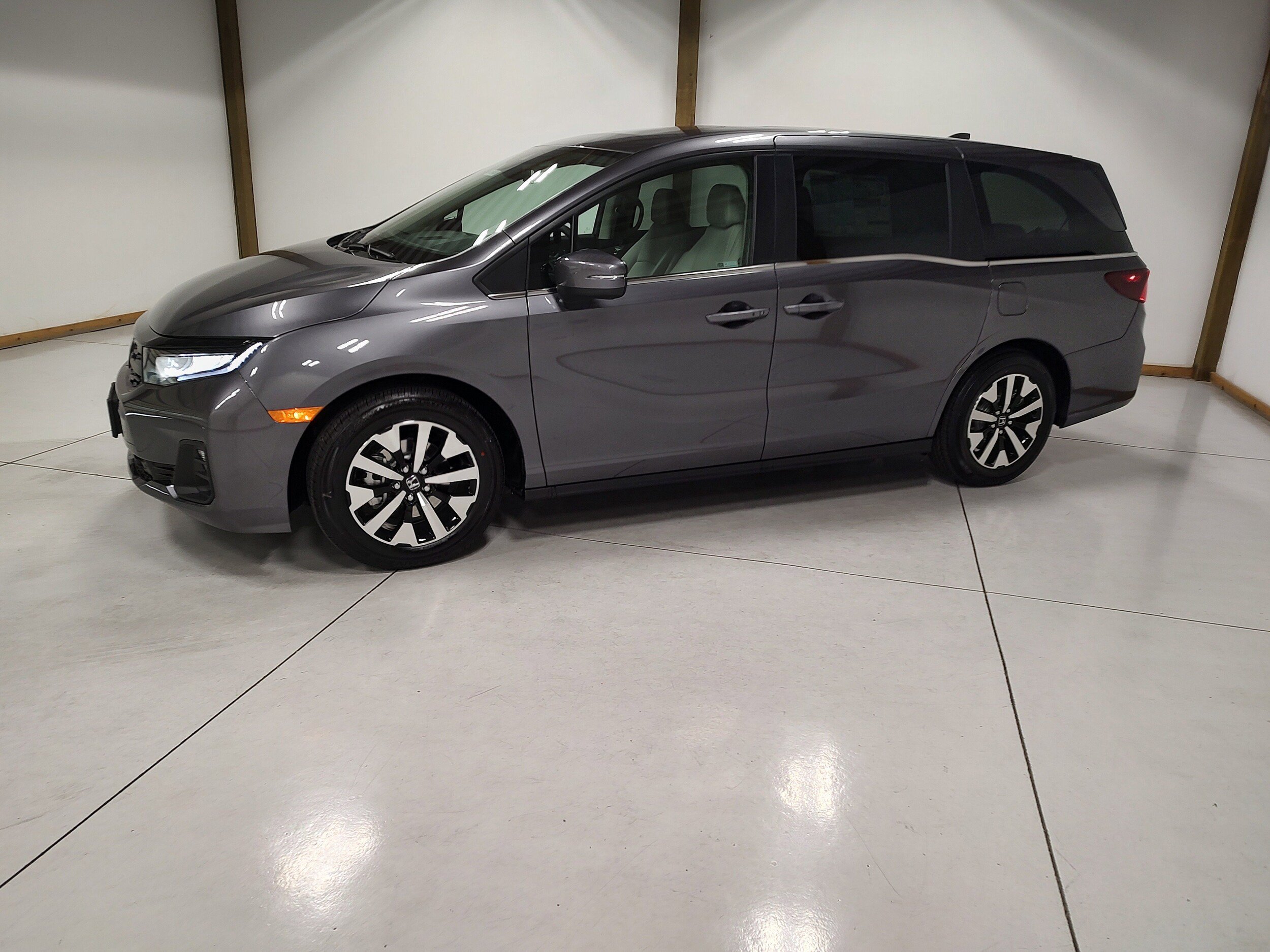 New 2026 Honda Odyssey EX-L image 4