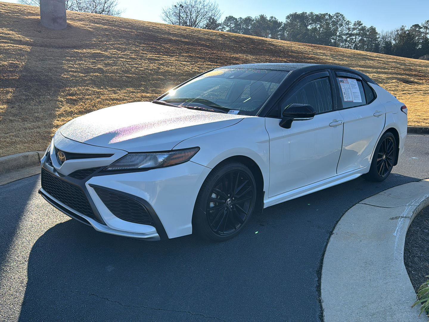 Used 2023 Toyota Camry XSE image 1