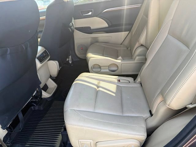 Used 2017 Toyota Highlander Limited AWD/4WD image 15
