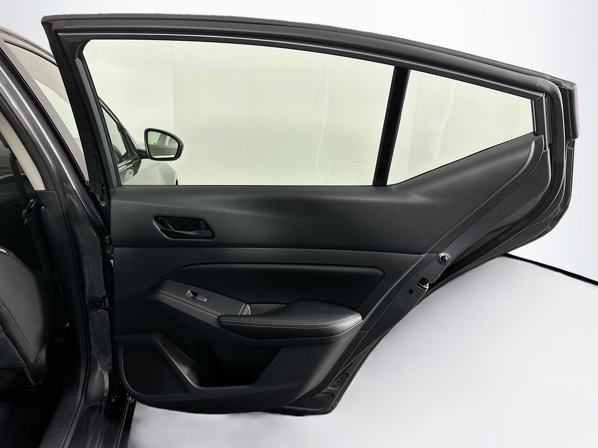 Used 2025 Nissan Altima 2.5 SV image 27