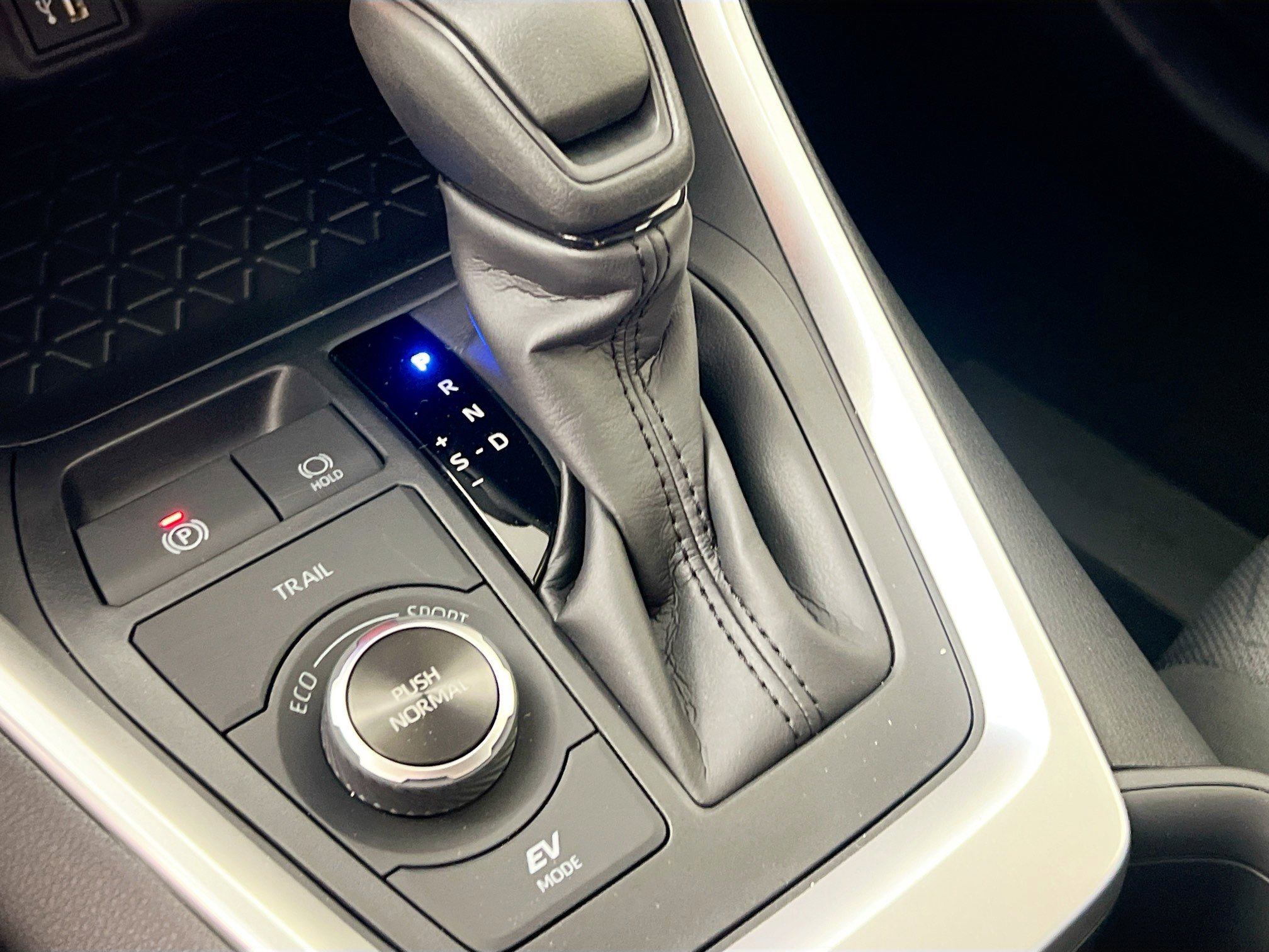 New 2025 Toyota RAV4 XLE image 25