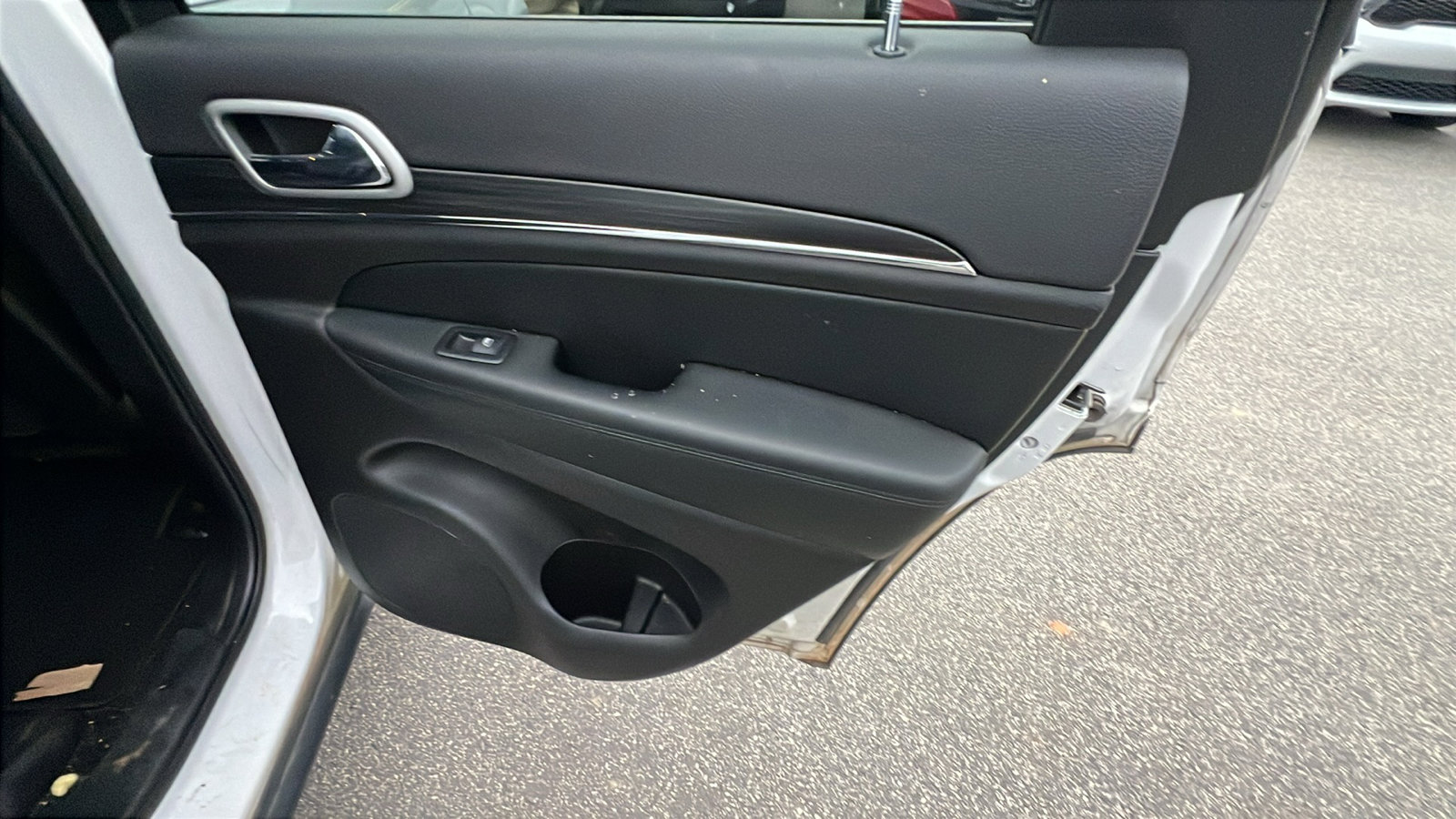 Used 2022 Jeep Grand Cherokee Limited image 22