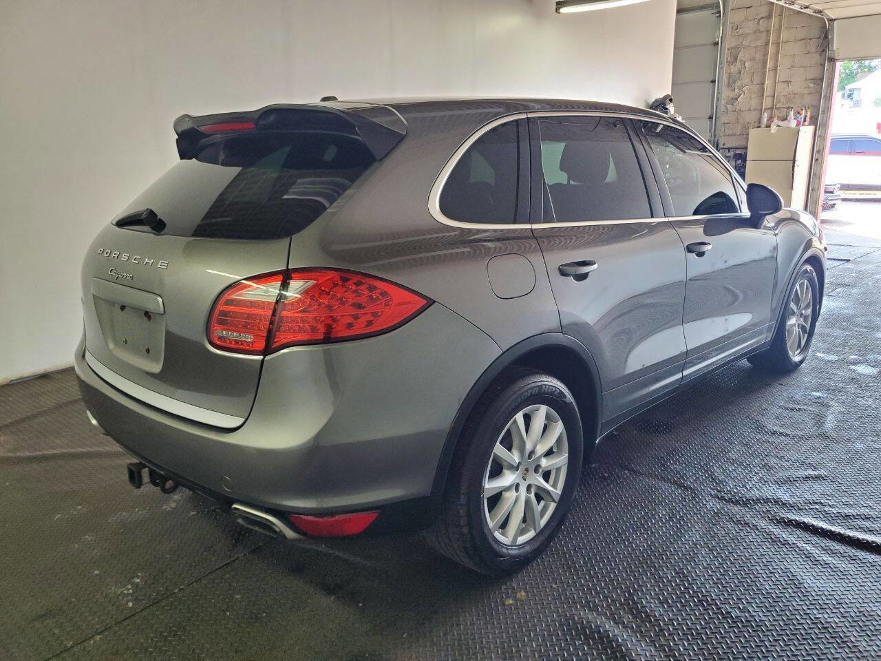 Used 2012 Porsche Cayenne image 7