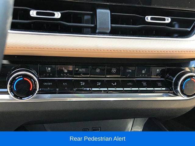 Certified 2025 Chevrolet Equinox ACTIV w/ Safety and Technology Package AWD/4WD image 8