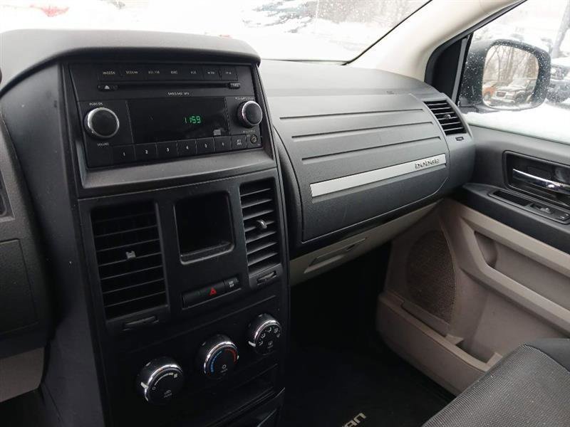 Used 2009 Dodge Grand Caravan SE image 13