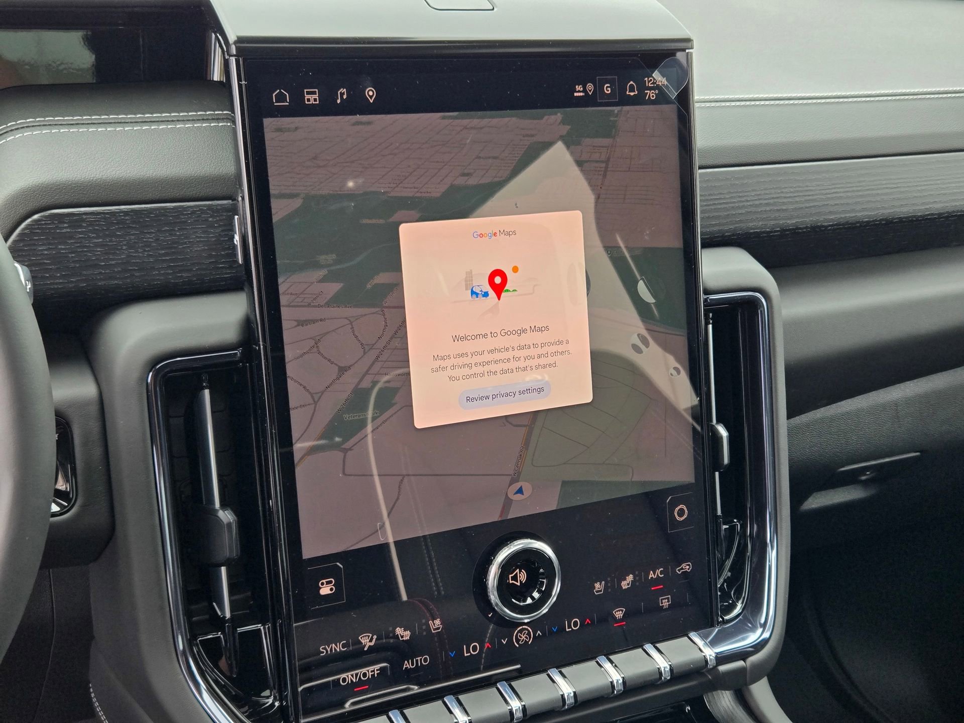 New 2026 GMC Yukon AT4 Ultimate w/ LPO, Floor Liner Package AWD/4WD image 6