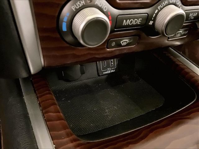 Used 2019 Nissan Pathfinder Platinum AWD/4WD image 32