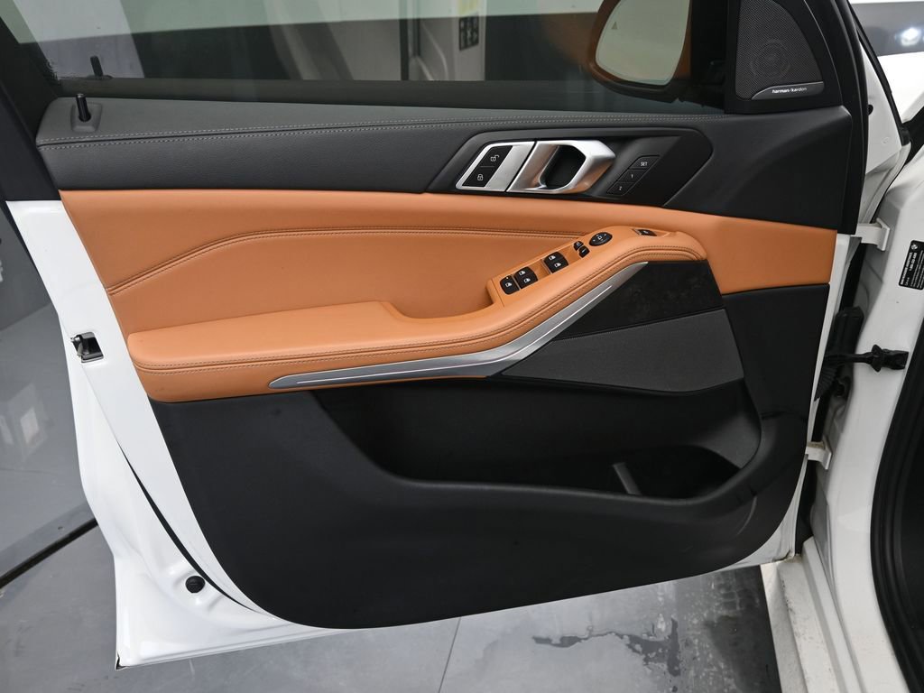 Used 2023 BMW X5 xDrive40i w/ Executive Package image 18