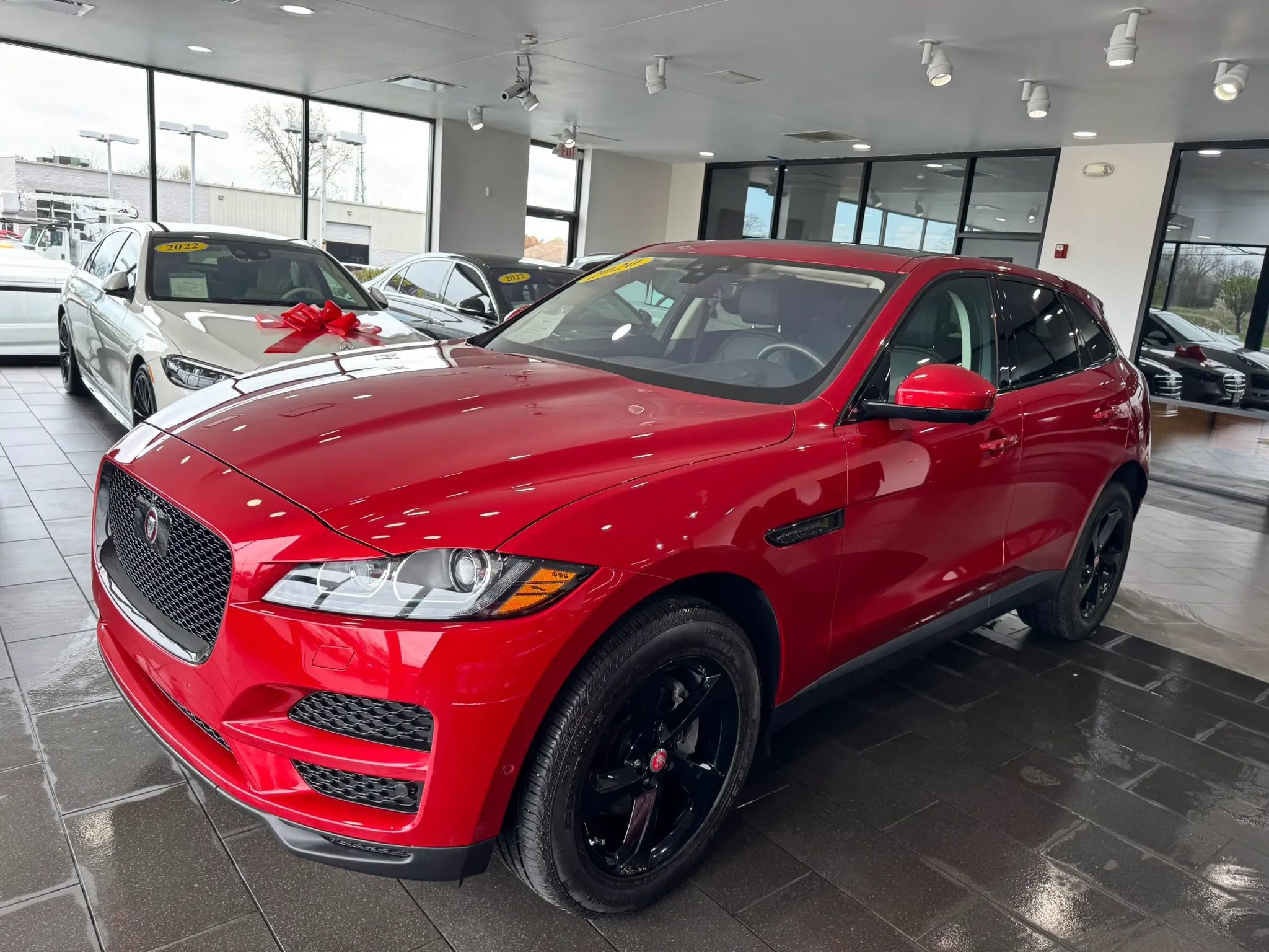 Used 2020 Jaguar F-PACE Prestige AWD/4WD image 2