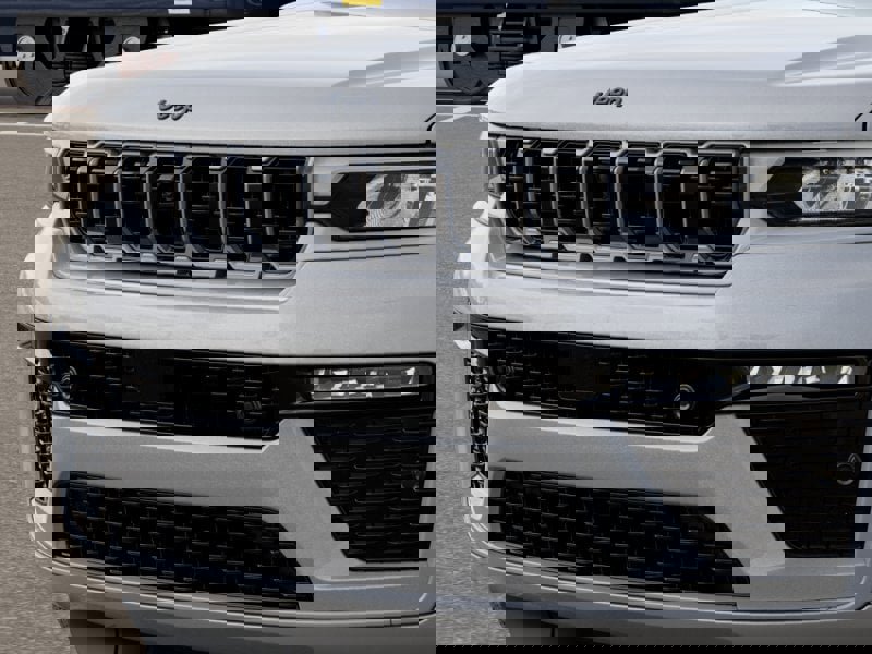 New 2026 Jeep Grand Cherokee Summit w/ Obsidian Package image 7
