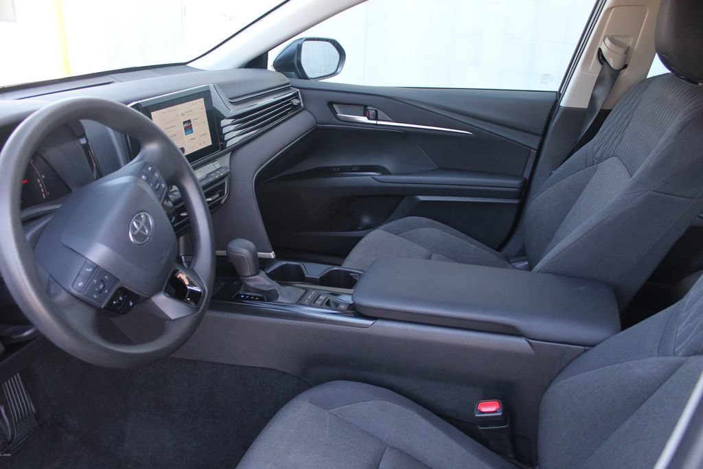 Used 2025 Toyota Camry LE FWD image 19