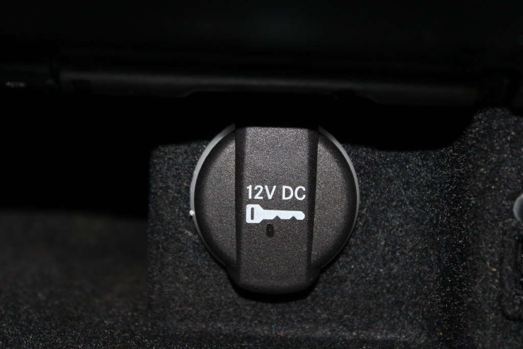 Used 2023 Chrysler 300 Touring AWD/4WD image 40