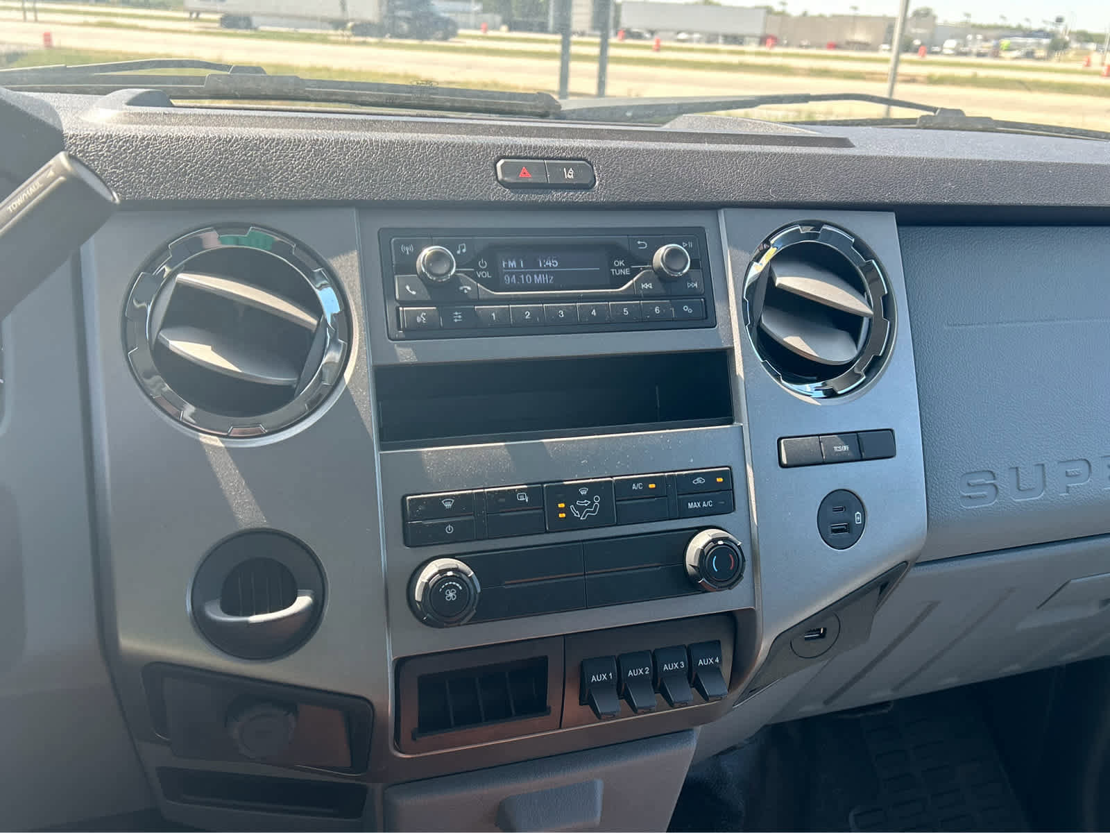 Used 2023 Ford F650 2WD Crew Cab Super Duty image 21