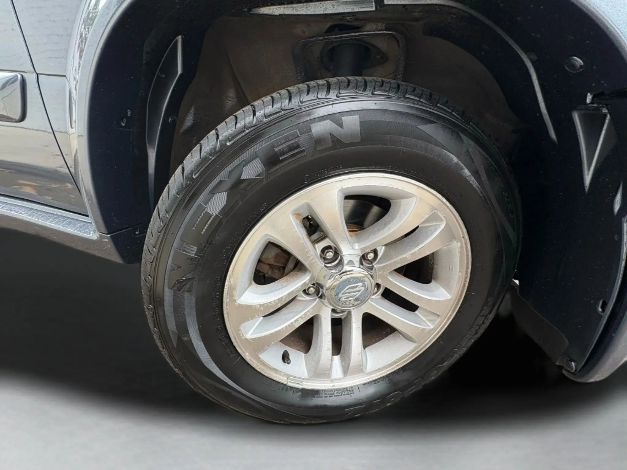 Used 2004 Suzuki XL7 LX image 45