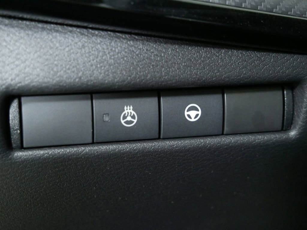 New 2026 Nissan Kicks SR image 24