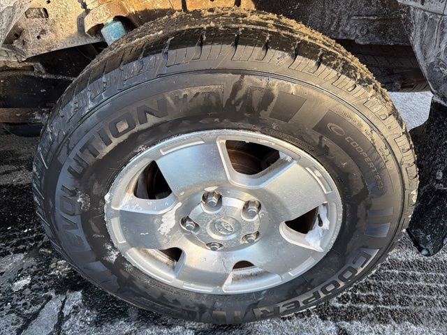 Used 2010 Toyota Tundra 4x4 CrewMax image 20