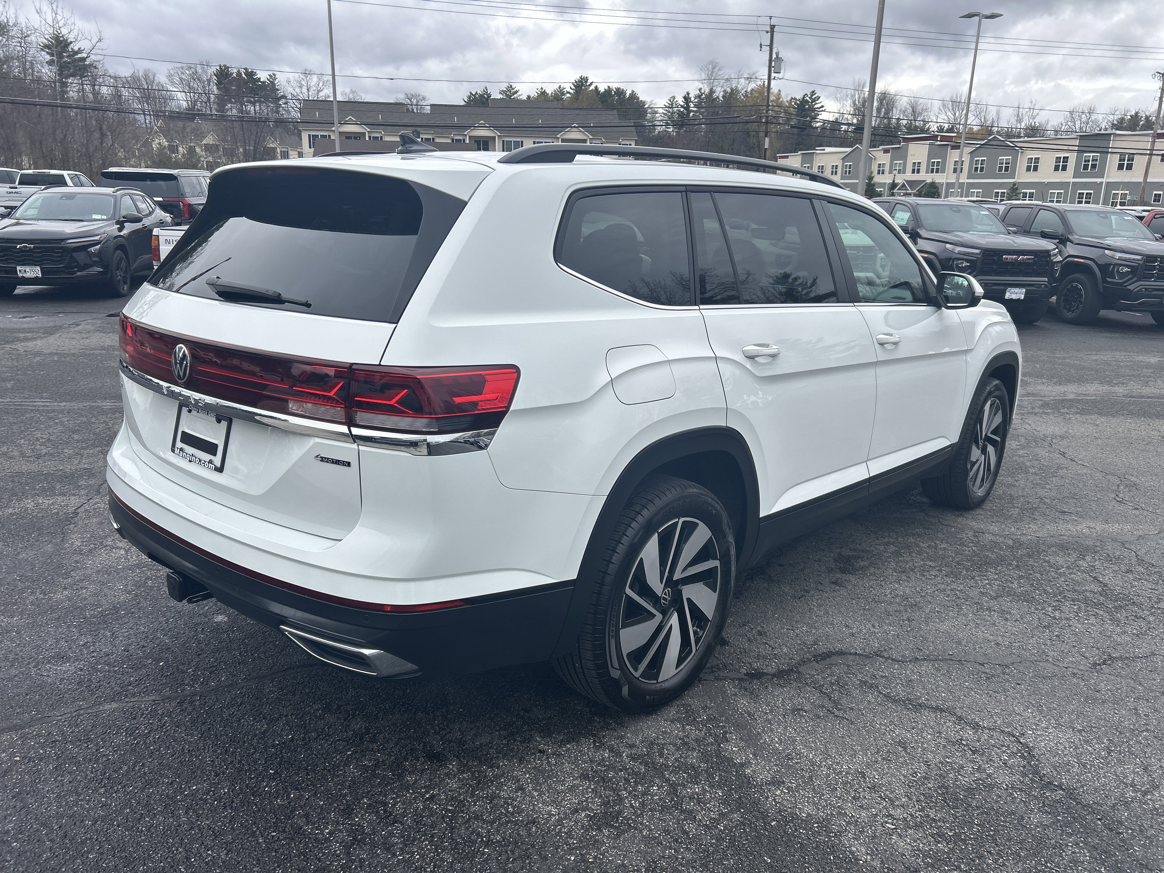 Used 2025 Volkswagen Atlas SE image 10