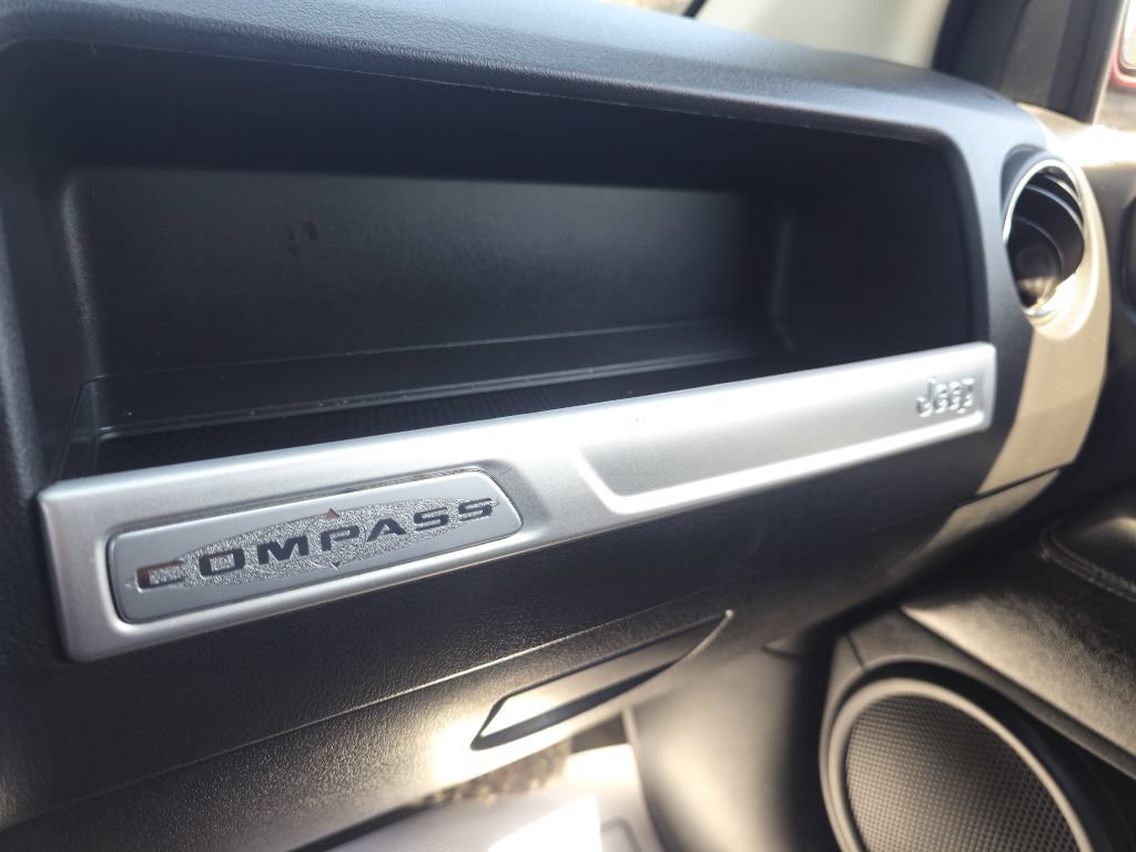 Used 2017 Jeep Compass High Altitude FWD image 36