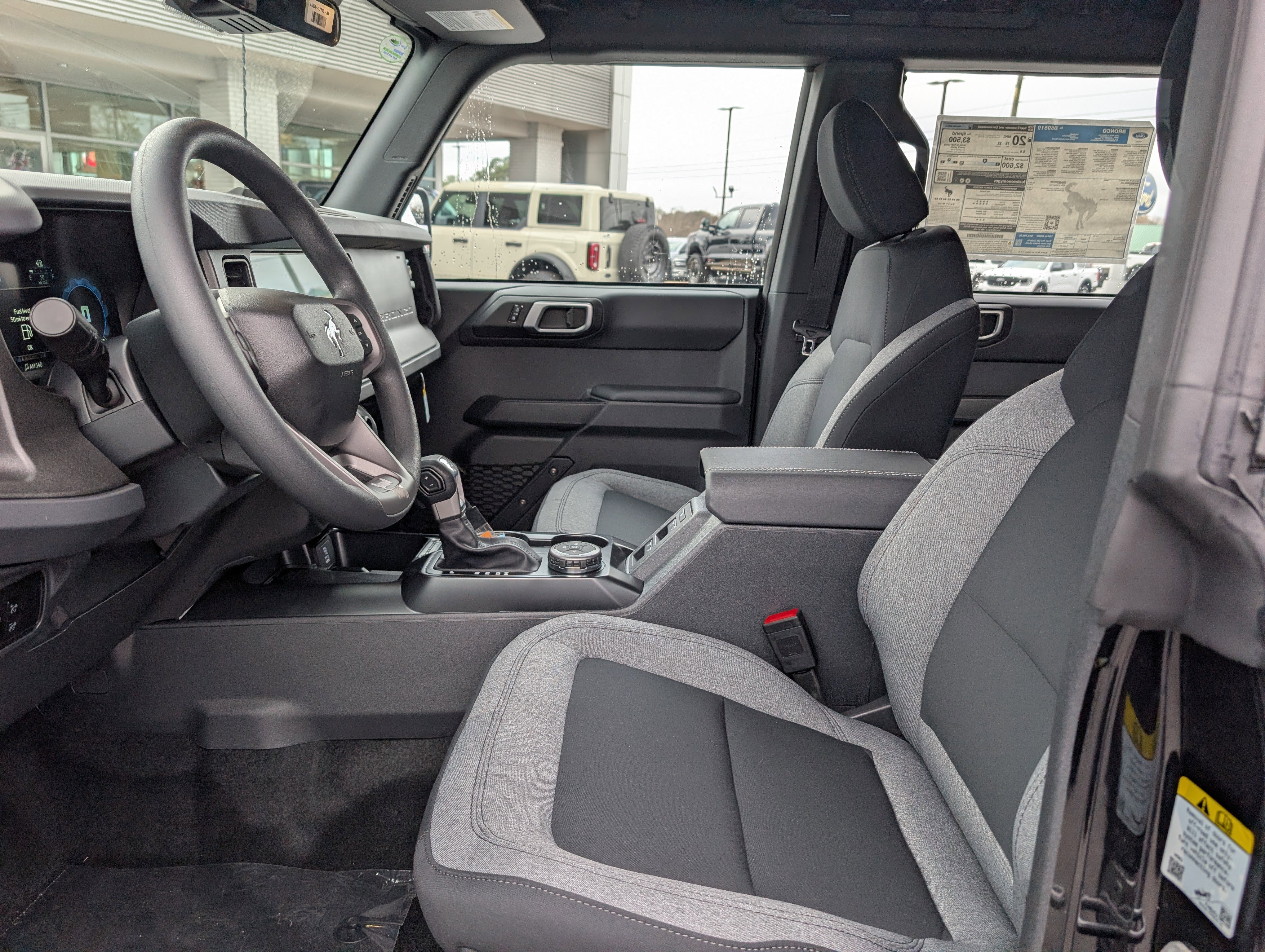 New 2025 Ford Bronco 4-Door image 18