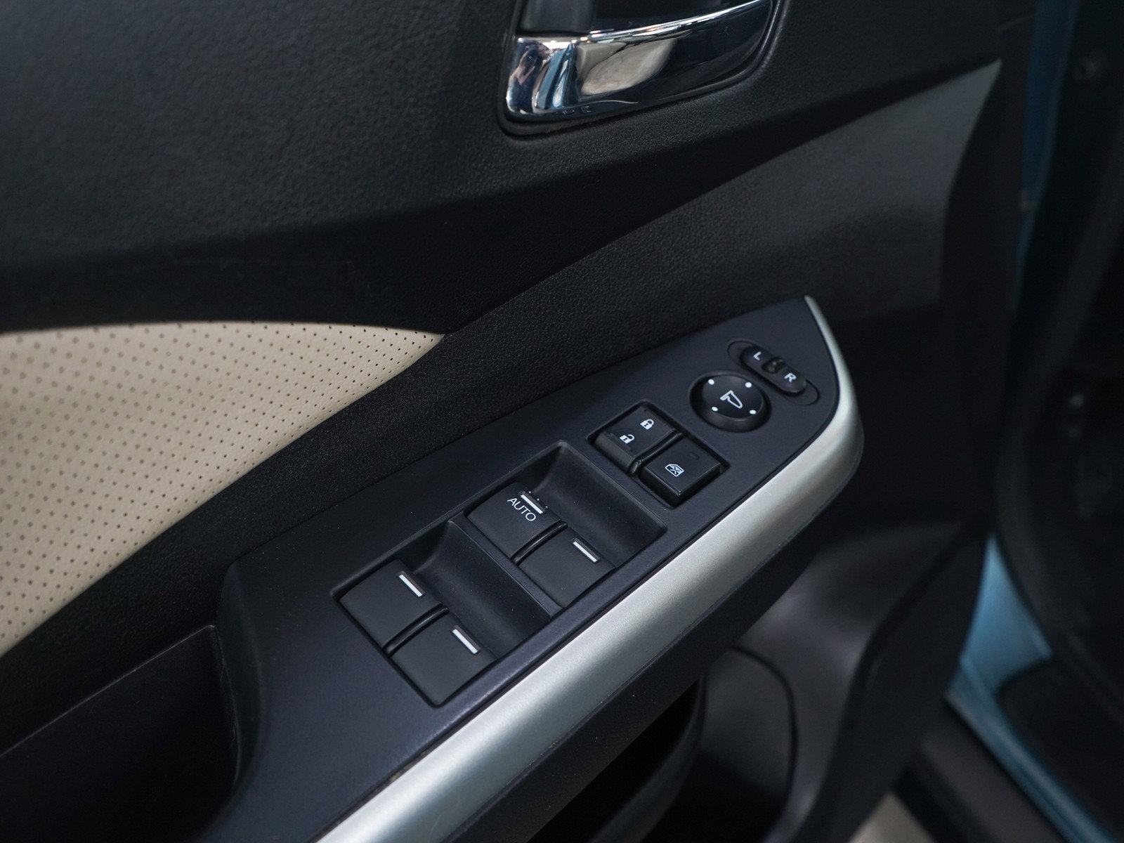 Used 2015 Honda CR-V EX-L image 20