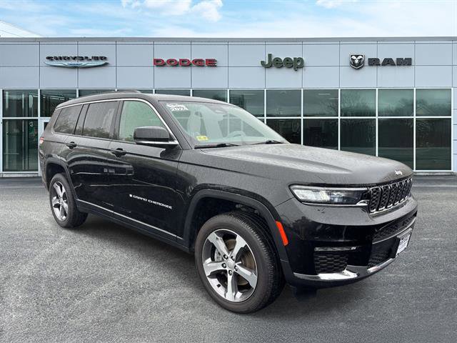 Used 2024 Jeep Grand Cherokee L Limited AWD/4WD image 1