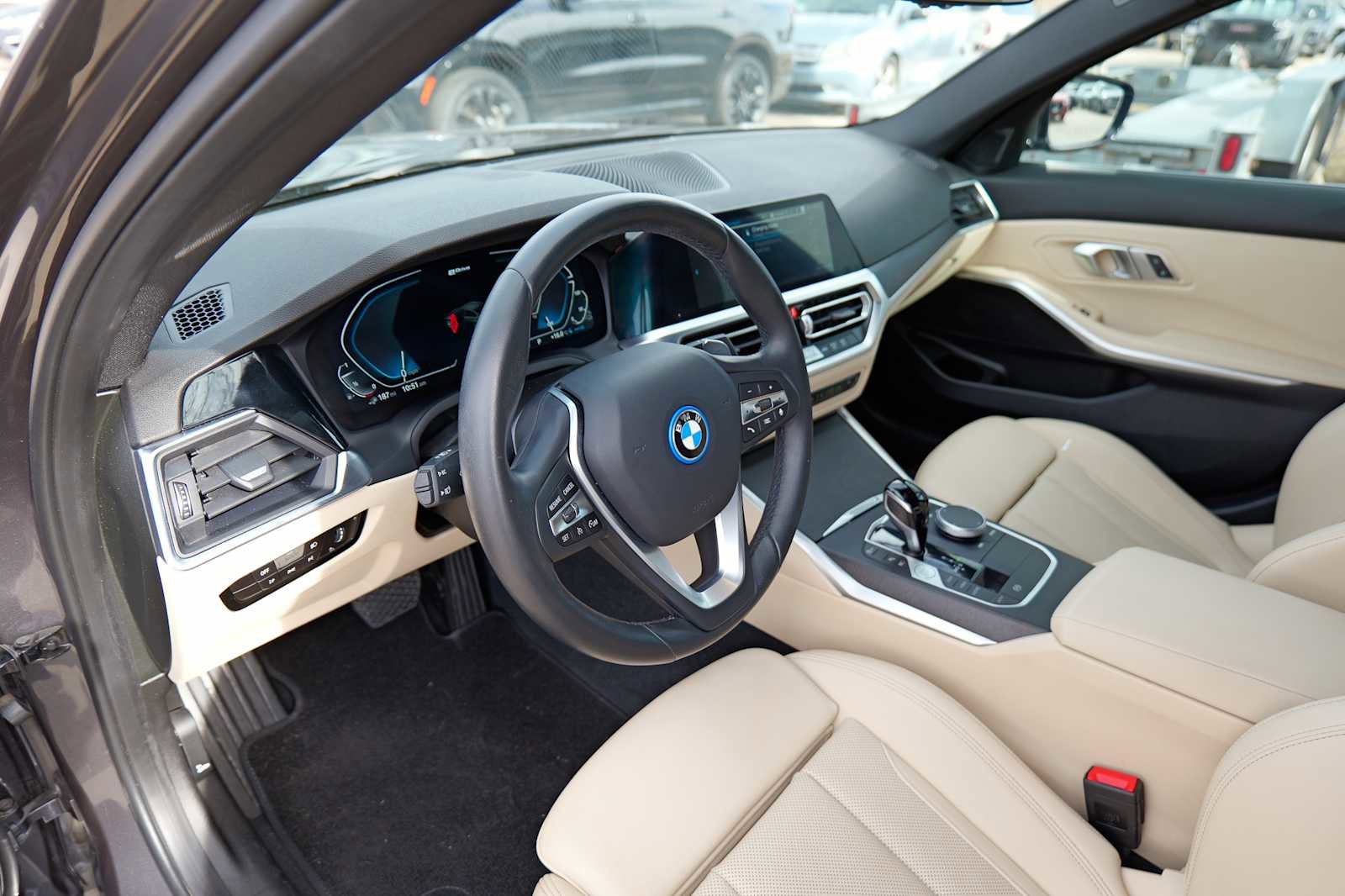 Used 2022 BMW 330e w/ Driving Assistance Package image 9
