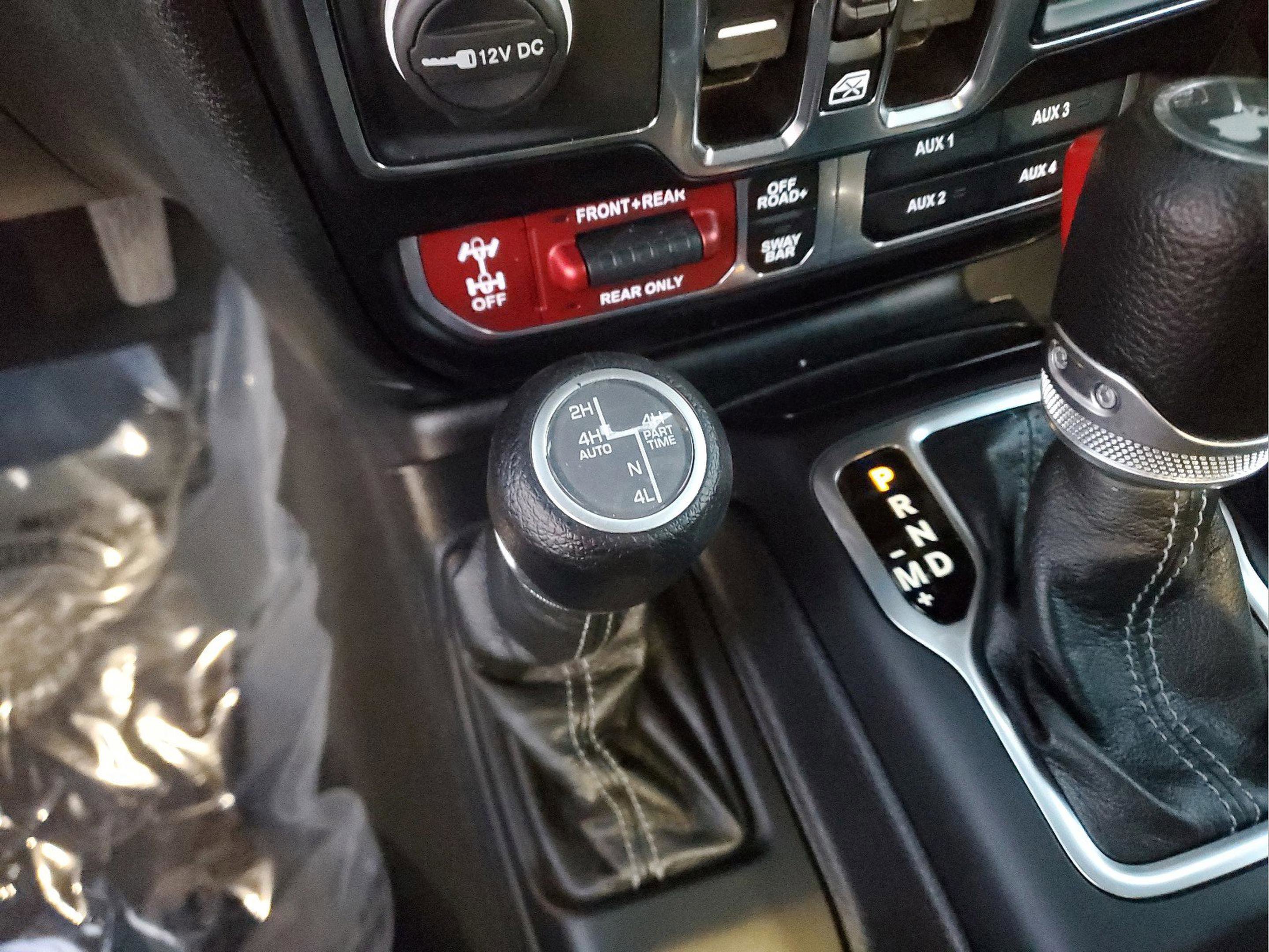 Used 2024 Jeep Wrangler Unlimited Rubicon 4xe w/ Technology Group image 14