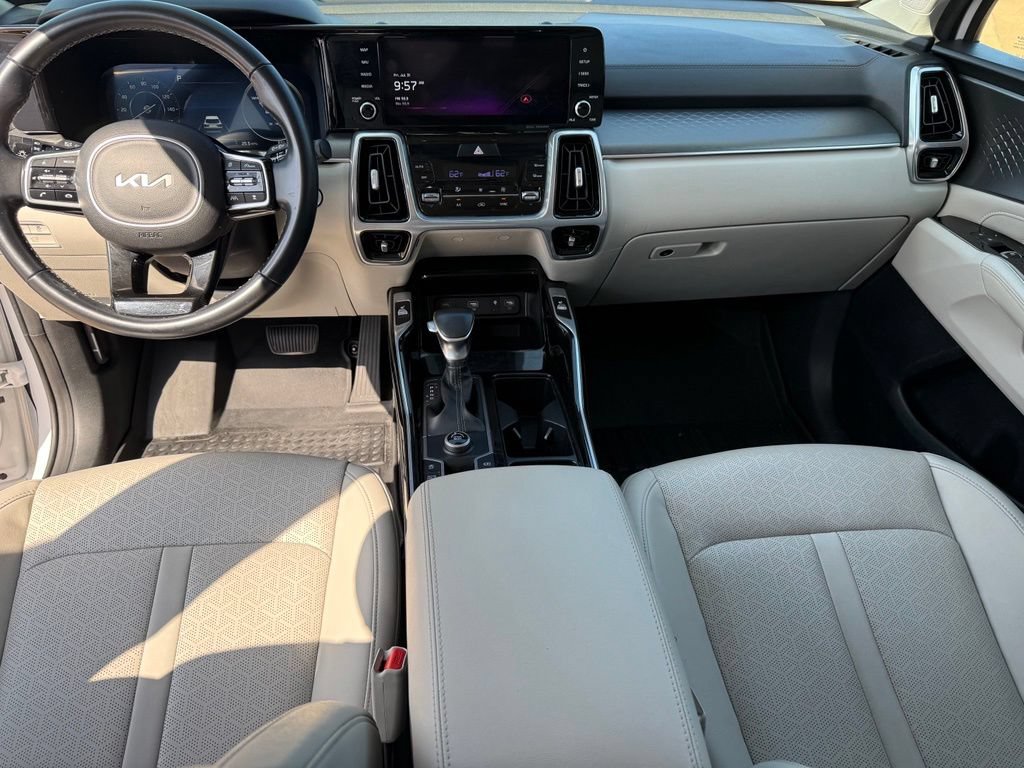 Used 2023 Kia Sorento SX FWD image 9