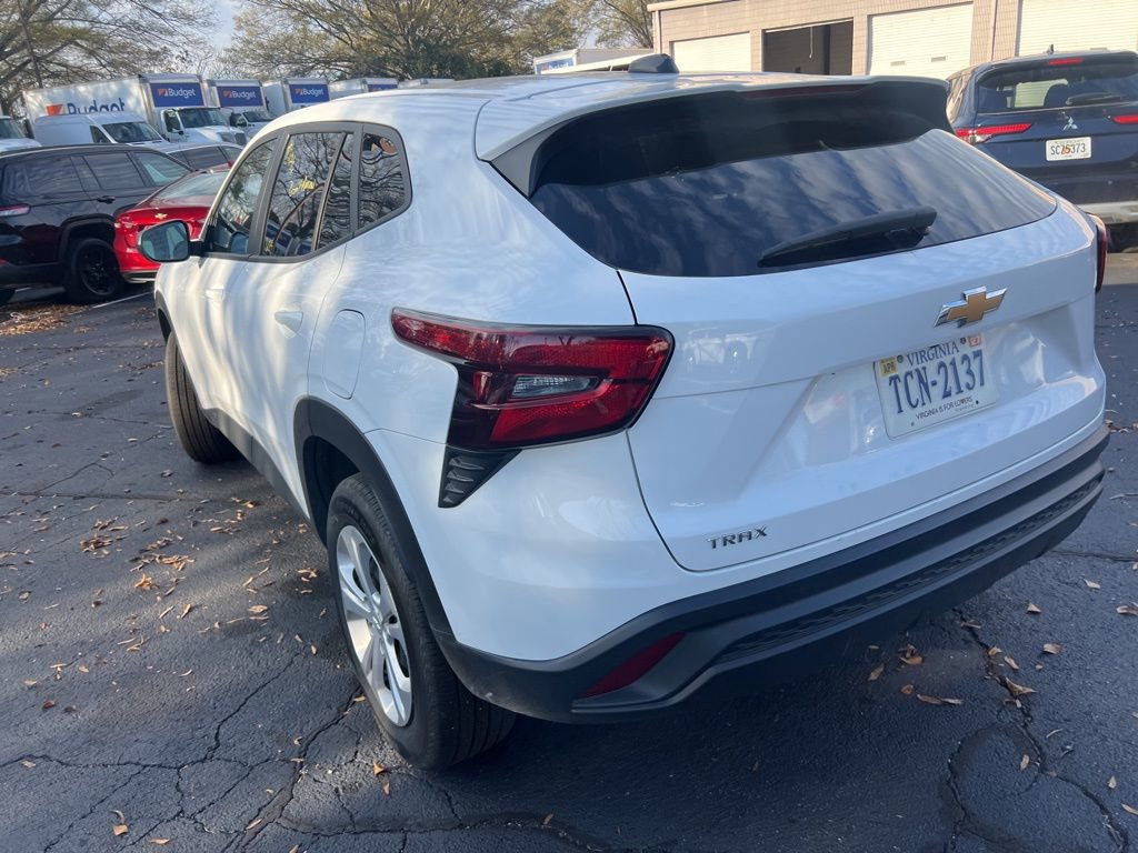Used 2025 Chevrolet Trax LS image 14