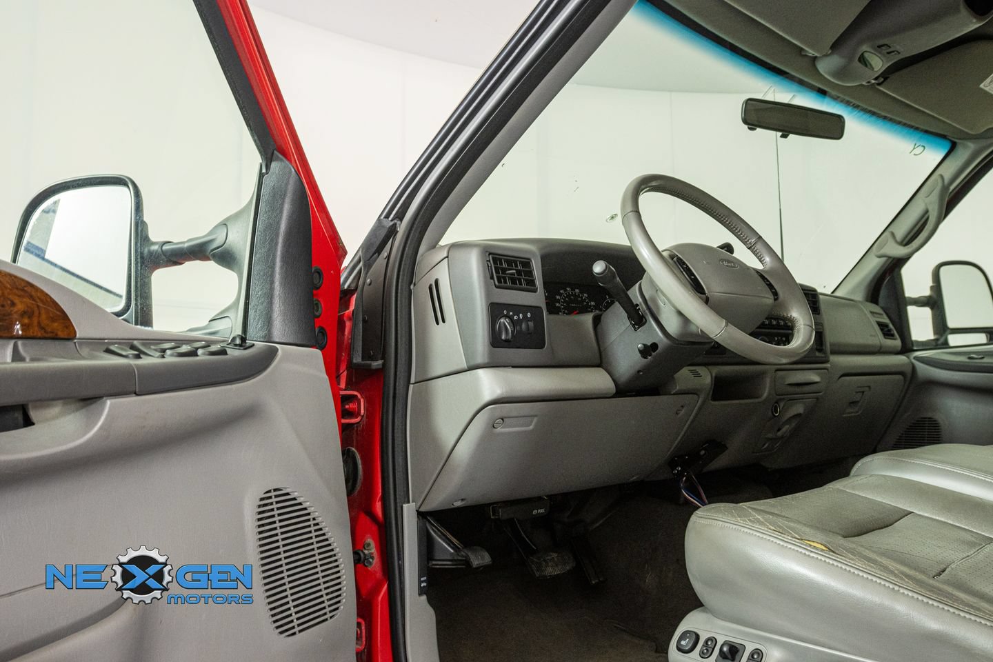 Used 2001 Ford F350 Lariat AWD/4WD image 12