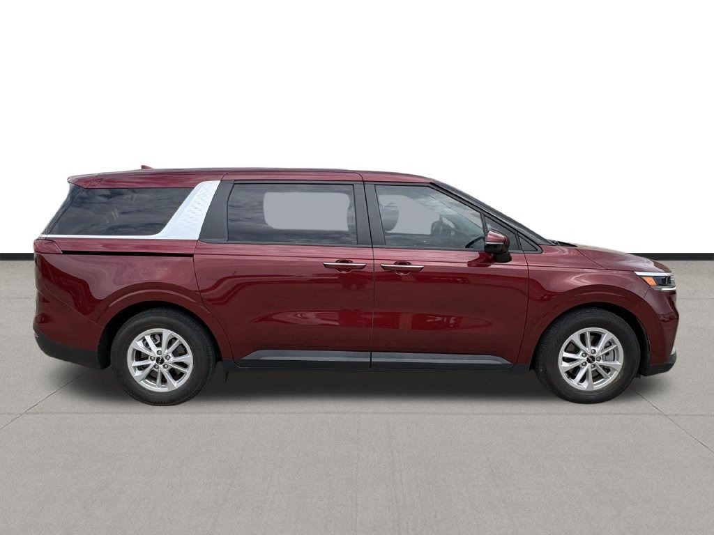 Used 2024 Kia Carnival LX FWD image 4
