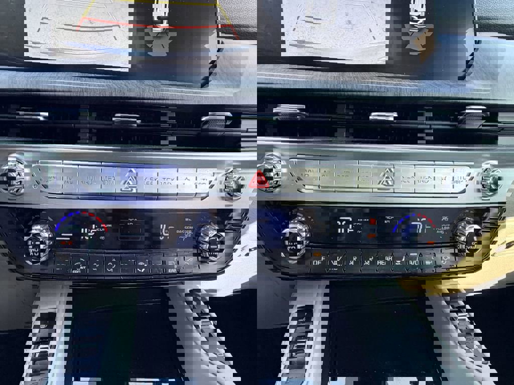 Used 2024 Kia Telluride EX w/ EX Captain's Chair Package image 27