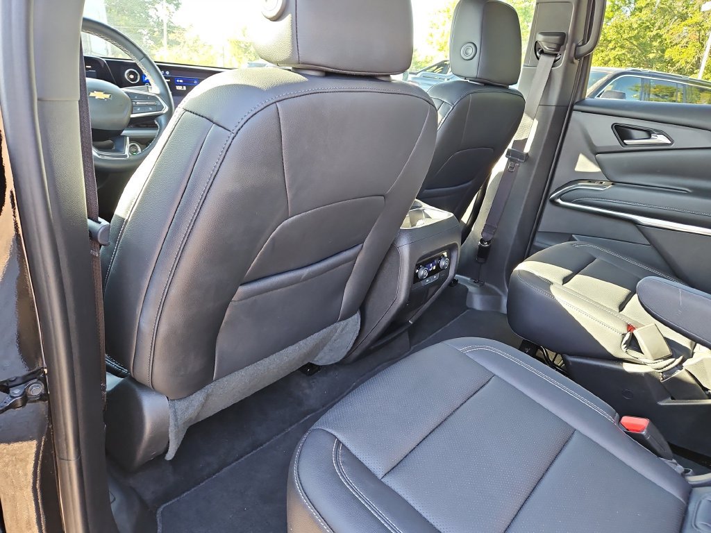 Used 2026 Chevrolet Traverse LT FWD image 17