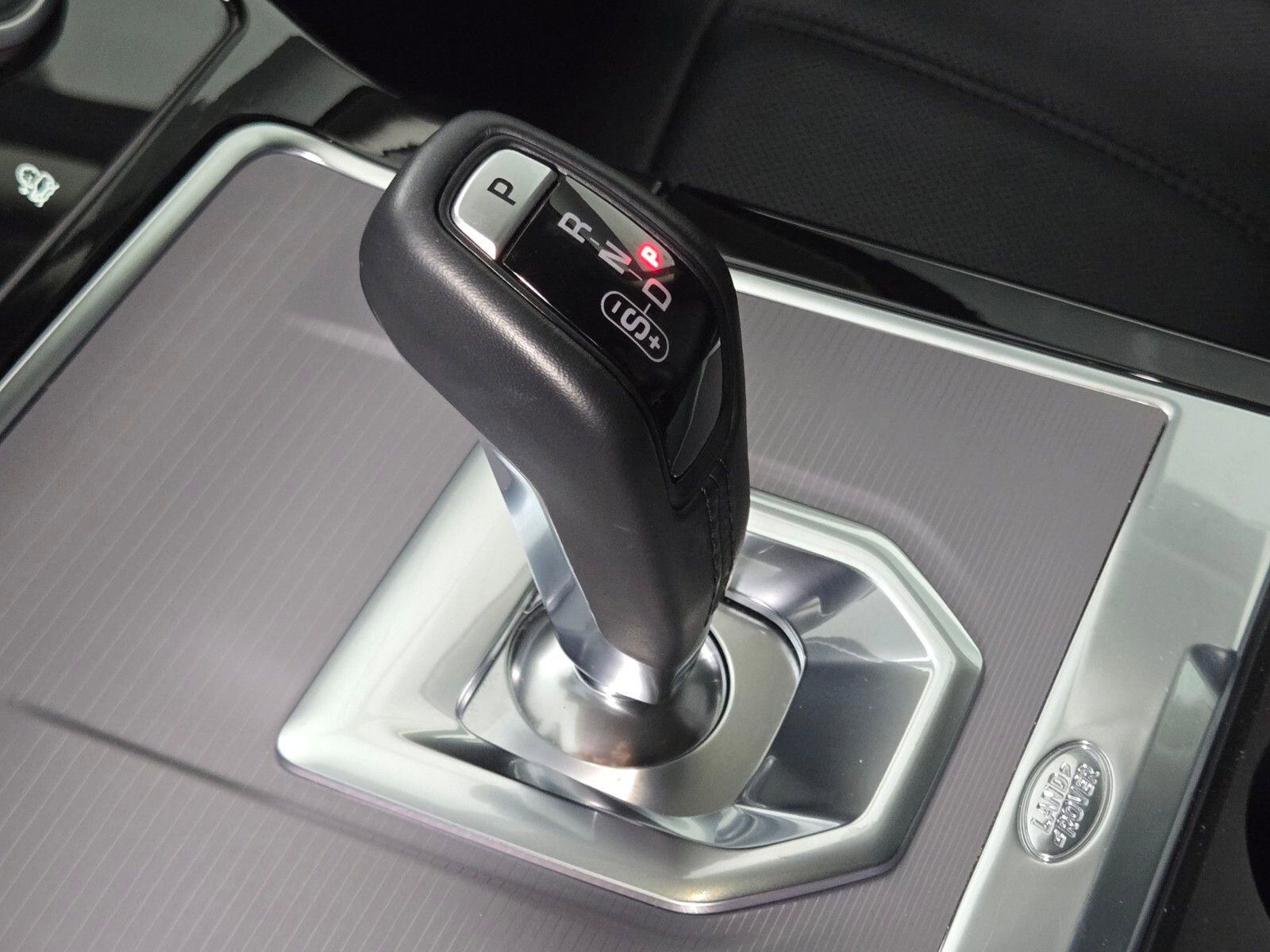 Used 2023 Land Rover Range Rover Evoque S image 30