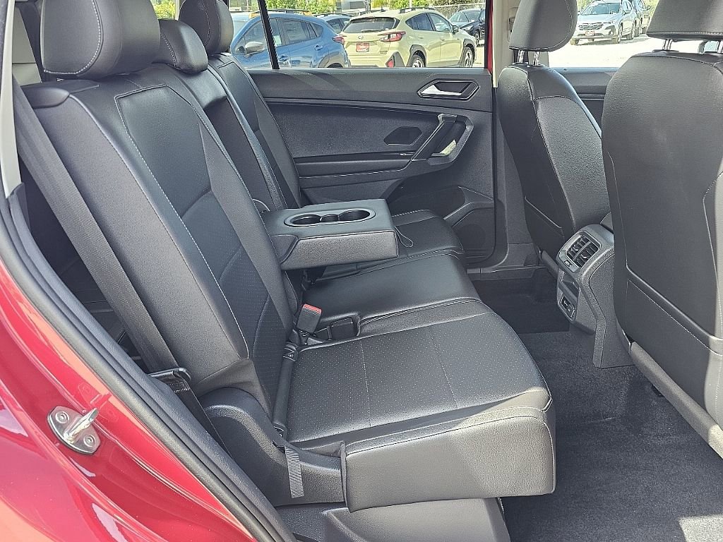 Used 2018 Volkswagen Tiguan SEL FWD image 22