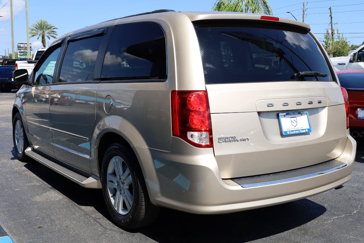 Used 2012 Dodge Grand Caravan SXT FWD image 3