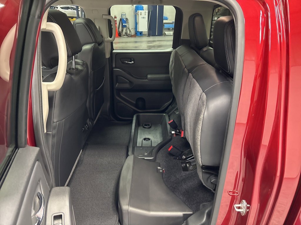 Used 2024 Nissan Frontier SL image 30