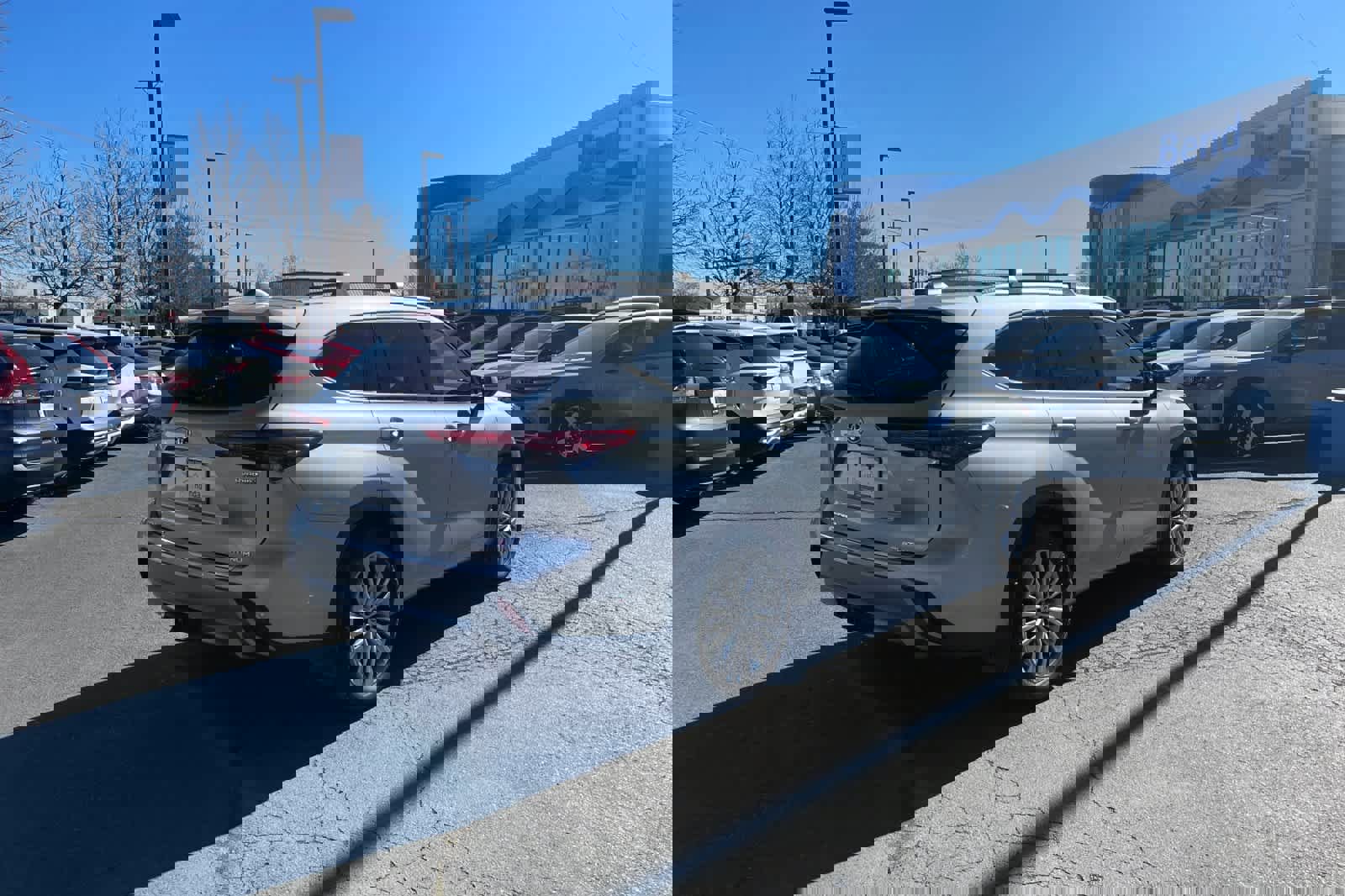 Used 2023 Toyota Highlander Platinum image 5