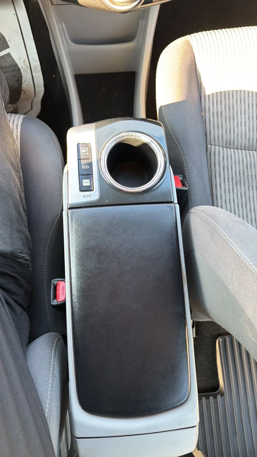 Used 2017 Toyota Prius V Three w/ Carpet Mat Package FWD image 20