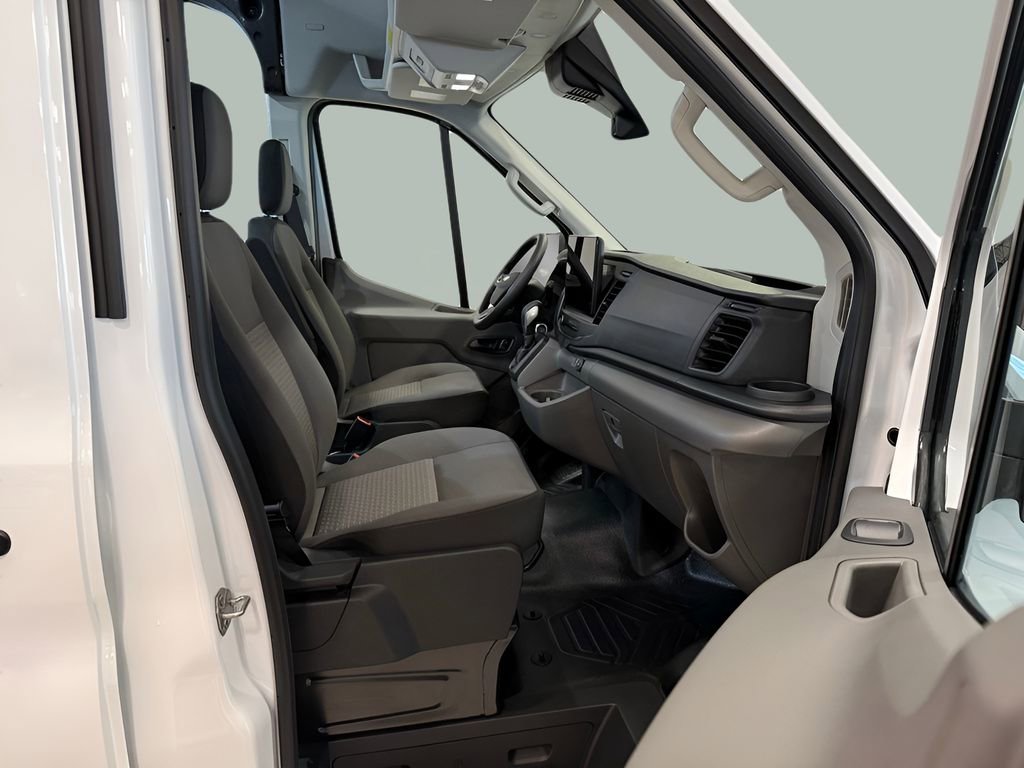 New 2026 Ford Transit 250 148 Medium Roof RWD image 31
