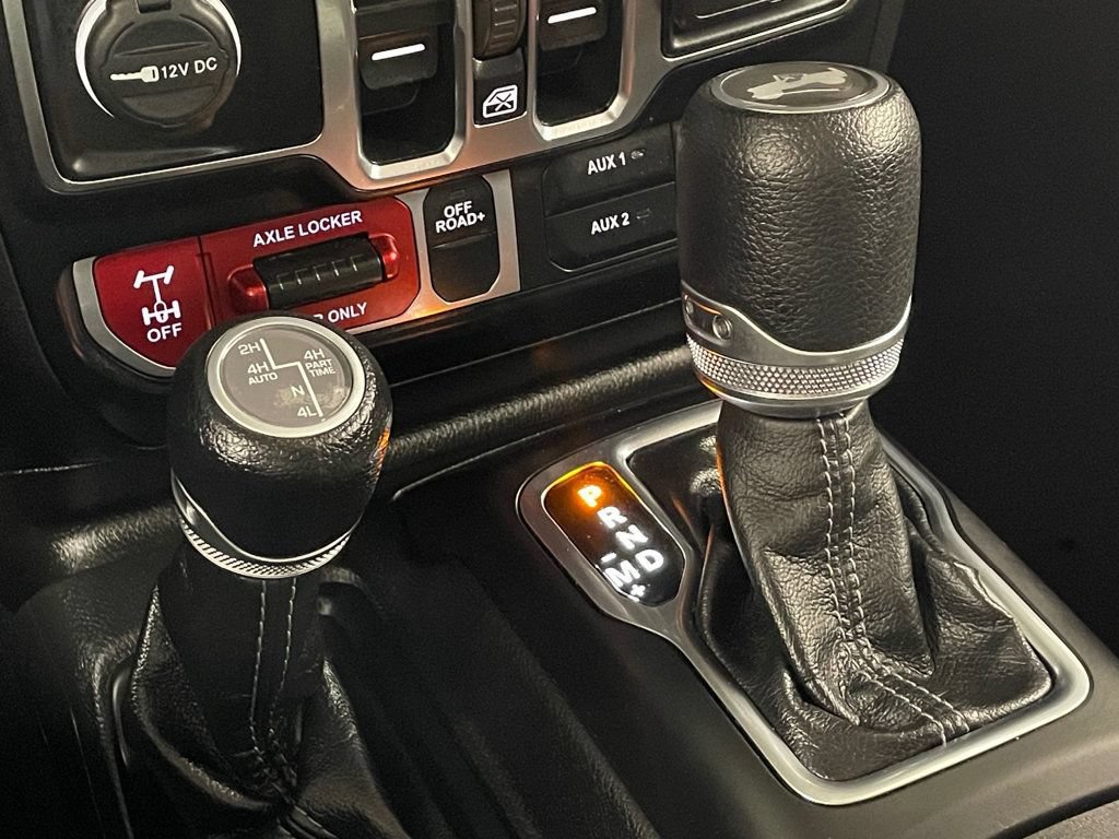 Used 2024 Jeep Wrangler Unlimited AWD/4WD image 27