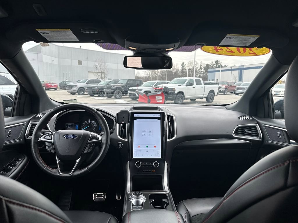 Used 2024 Ford Edge ST-Line image 29