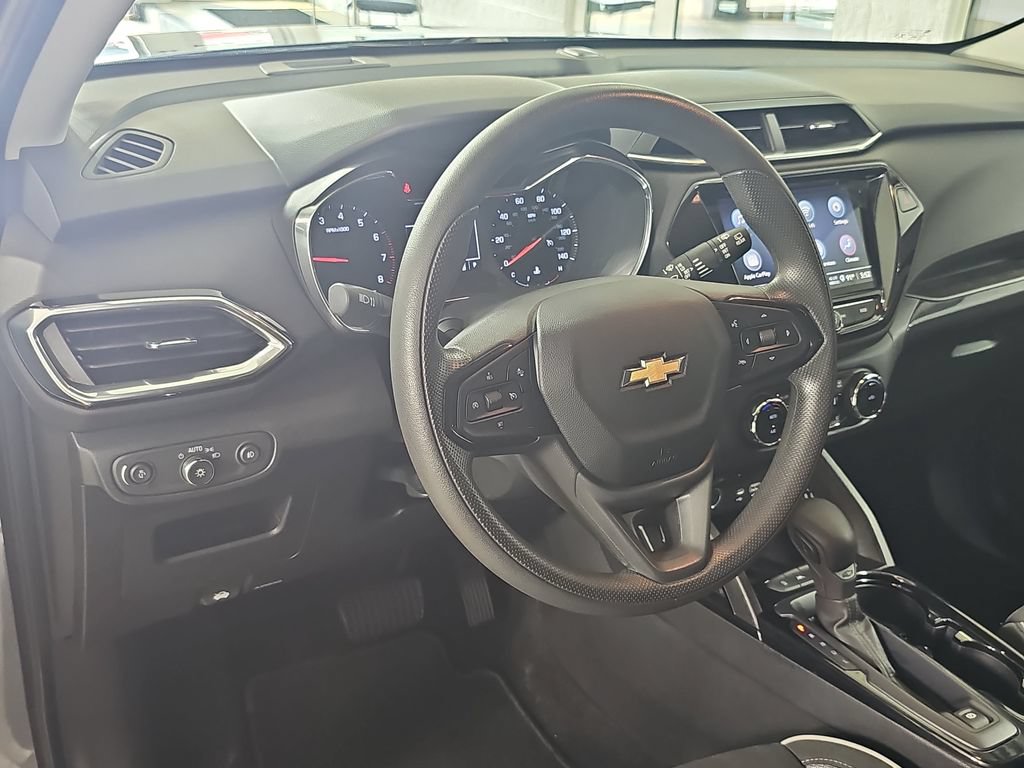 Certified 2021 Chevrolet TrailBlazer LT w/ Convenience Package FWD image 19