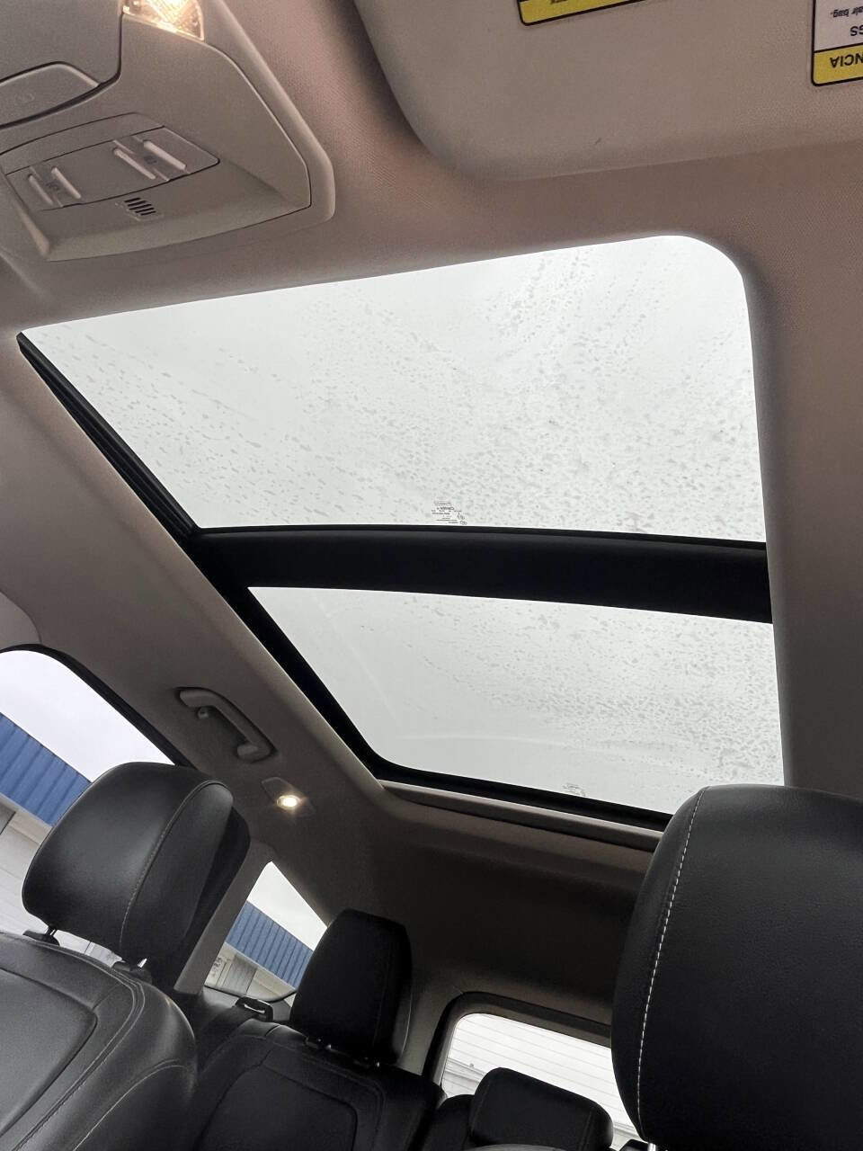 Used 2018 Ford Escape SEL image 11