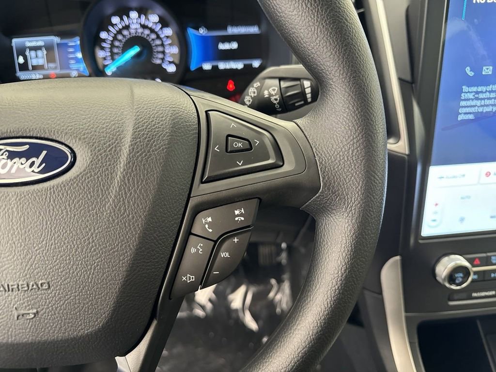 New 2024 Ford Edge SE w/ Black Appearance Package image 11